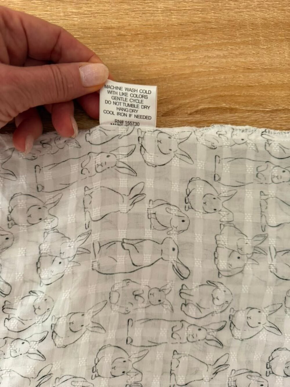 Jane + Delancey Bunny Print Rayon Blouse White Gray Button Front Size M - Picture 14 of 15